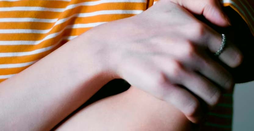 En este momento estás viendo Hormigueos y adormecimientos: ¿cuándo tu cuerpo te advierte algo serio?